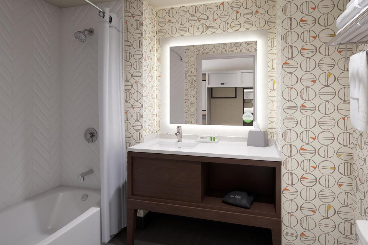 Holiday Inn - Erie By Ihg Exterior photo